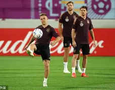 阿贾克斯比赛为什么中断-爱游戏官网首页